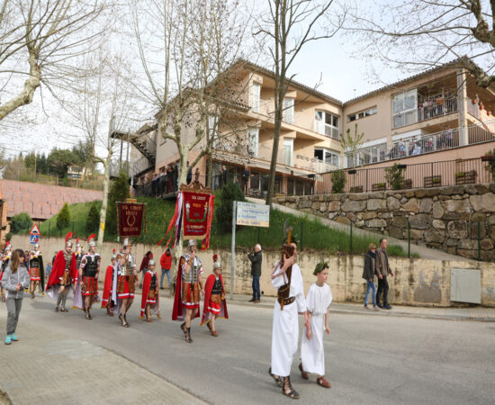 Desfilada d’honor del Via Crucis Vivent